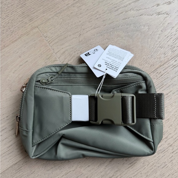 Lululemon Athletica Olive Belt Bag - Picture 2 of 3